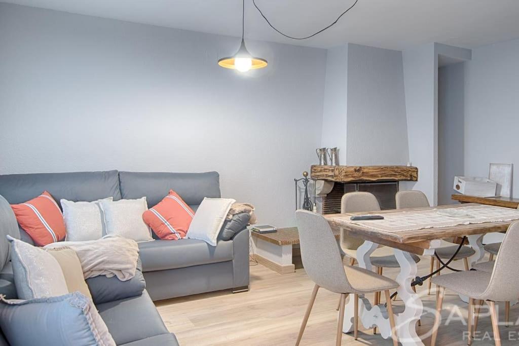 Saplan Real Estate Pensaueth Villa Salardú Eksteriør billede