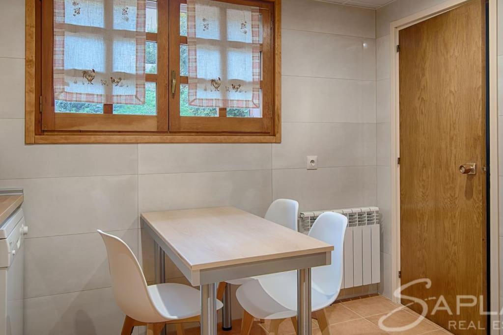 Saplan Real Estate Pensaueth Villa Salardú Eksteriør billede