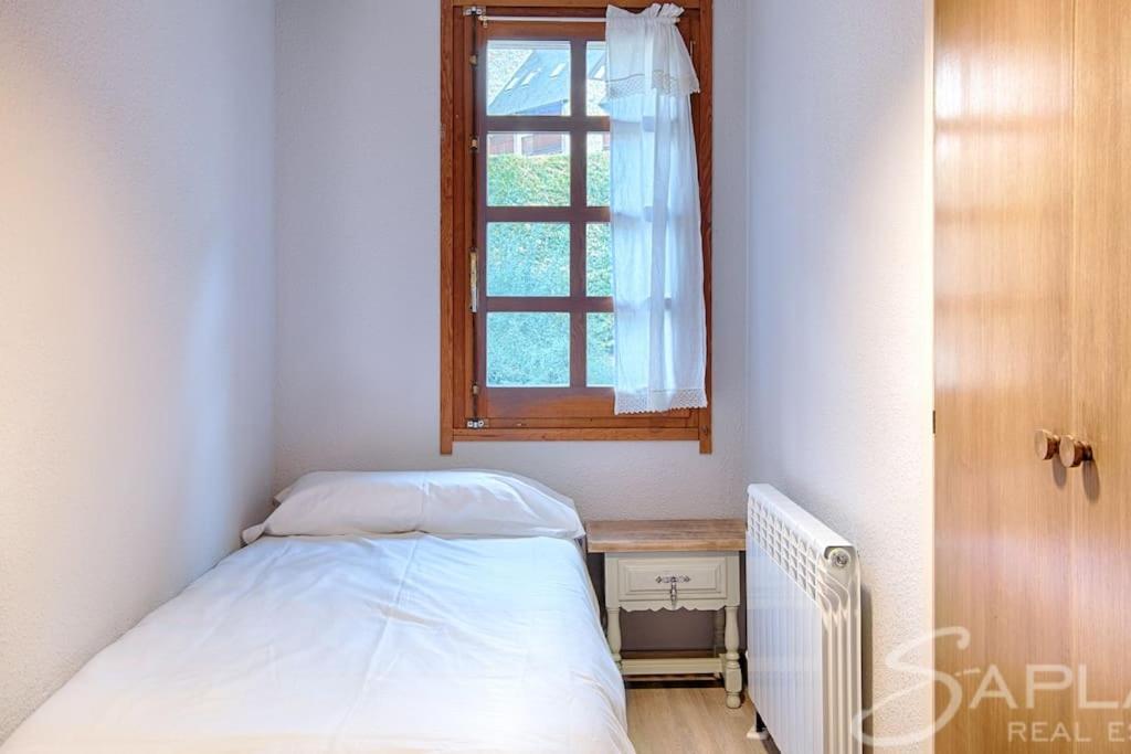 Saplan Real Estate Pensaueth Villa Salardú Eksteriør billede